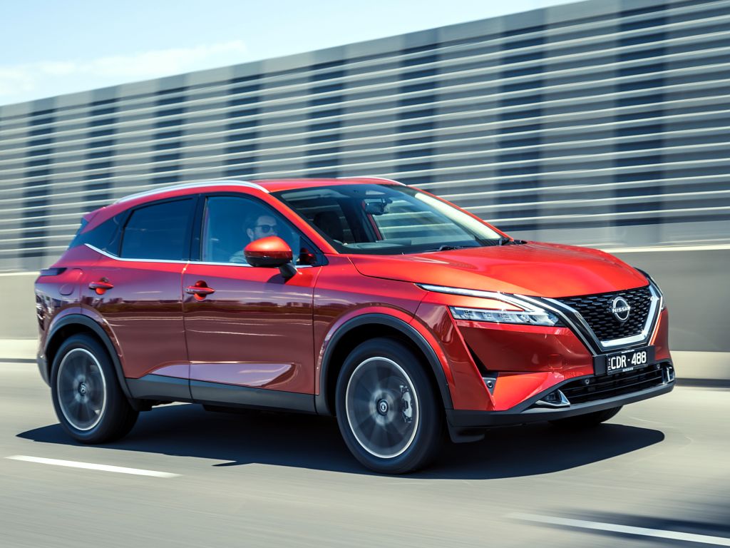 Nissan Juke vs. Nissan Qashqai: which is better? - cinch