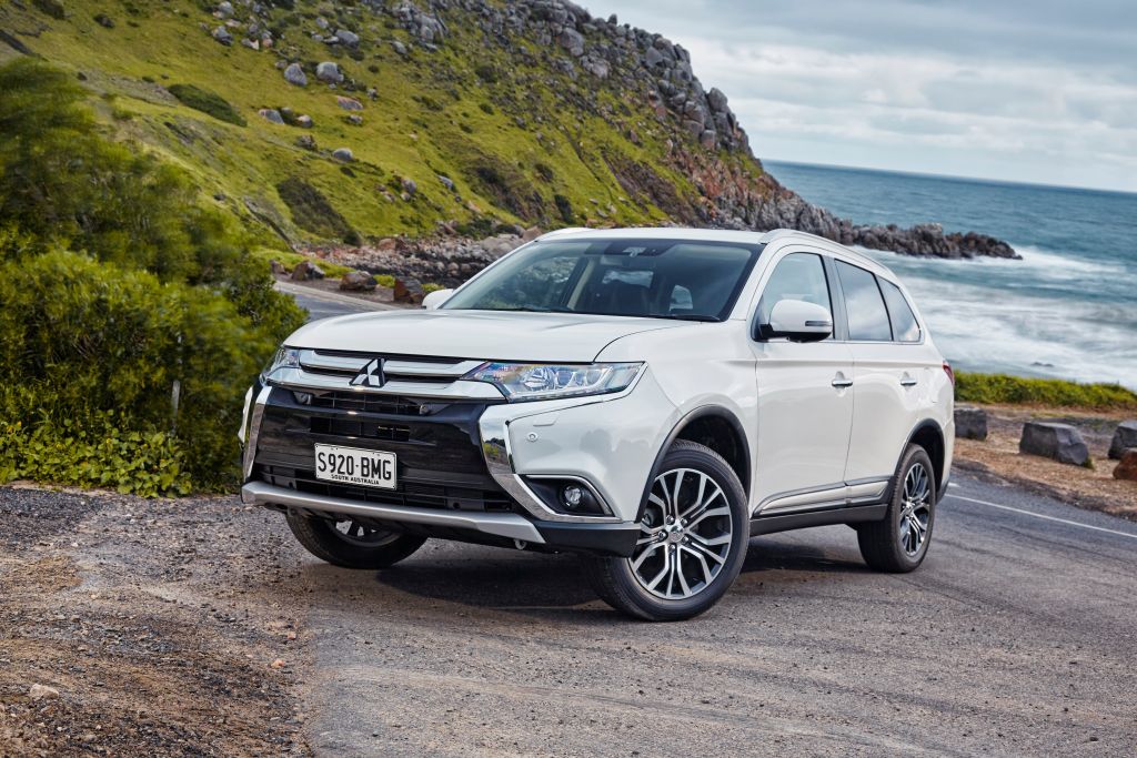 Mitsubishi updates MY17 Outlander GoAuto