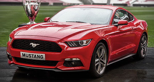 Mustang pre-orders top 2000: Ford