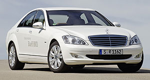 First look: S-class spawns S400 hybrid