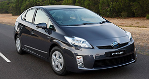 Toyota to slice Prius price in Japan