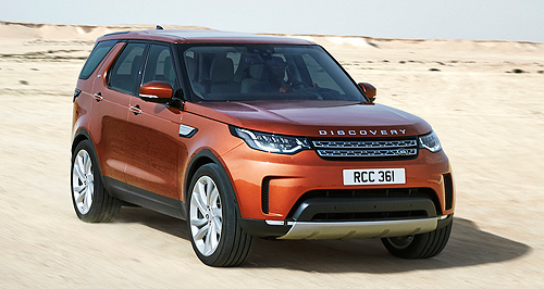 Paris show: Land Rover winches out Discovery