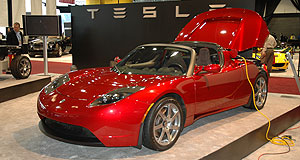 Tesla to produce a right-hook electric Roadster