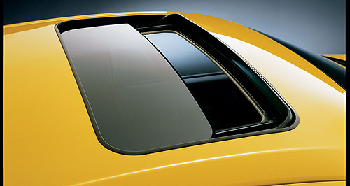 Flying sunroofs prompt recall