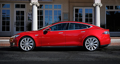 Australian Tesla Model S launch delayed until mid-2014