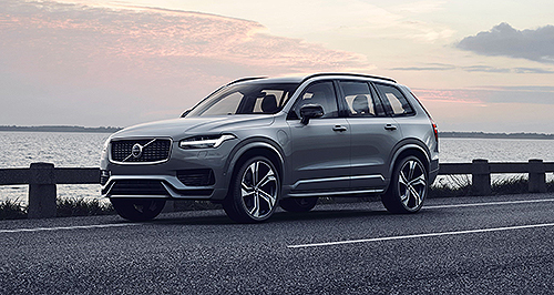 Volvo lightly facelifts XC90