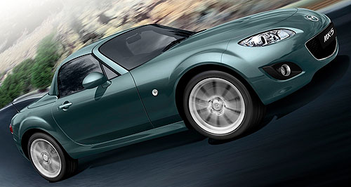 Mazda MX-5 Roadster Coupe shaping up