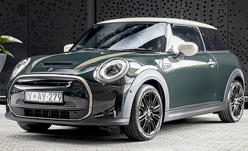 First Mini EV heralds entire electric range by 2030