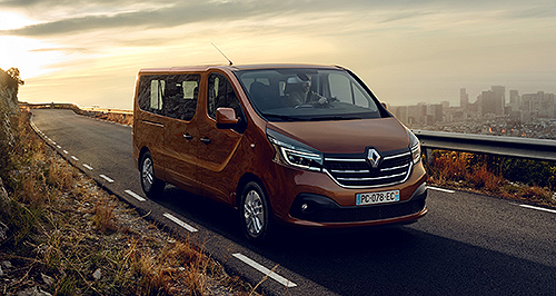Renault facelifts Trafic, Master LCVs