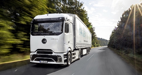 Long-distance Mercedes-Benz eActros unveiled